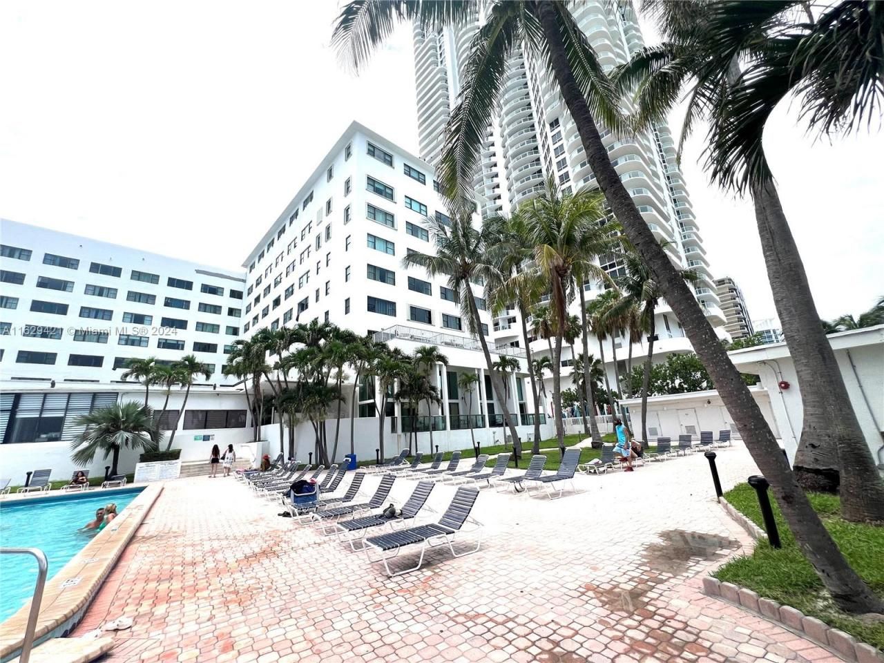 6345 Collins Ave, Unit 635, Miami Beach, FL 33141 Photo