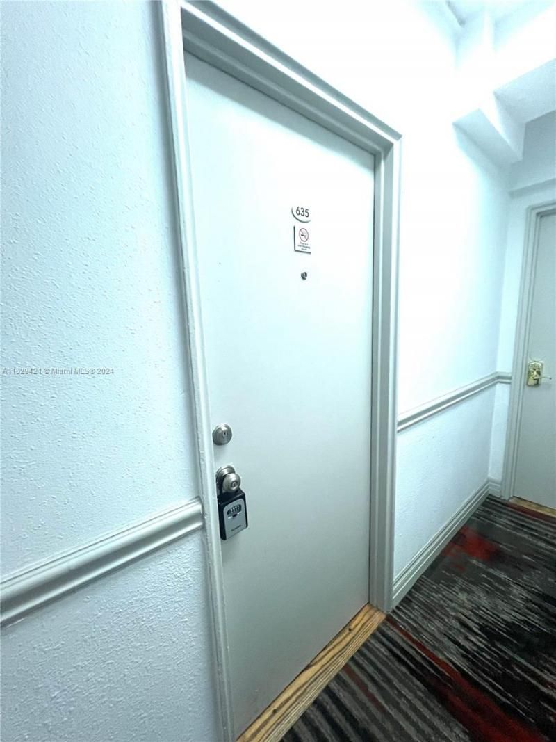 6345 Collins Ave, Unit 635, Miami Beach, FL 33141 Photo