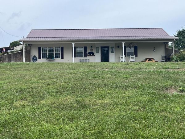 103 McCracken Lane, East Bernstadt, KY 40729