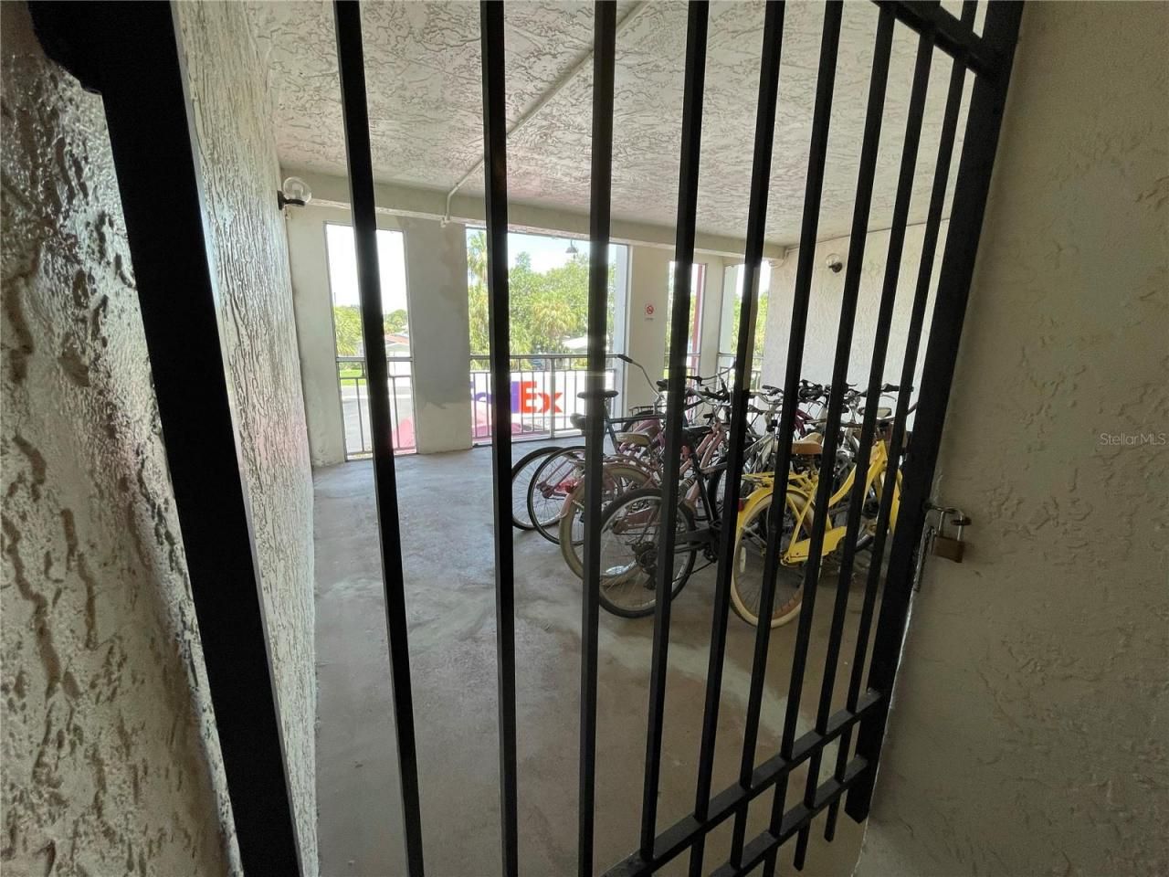 1860 Massachusetts Avenue Ne, Unit 214, Saint Petersburg, FL 33703 Photo