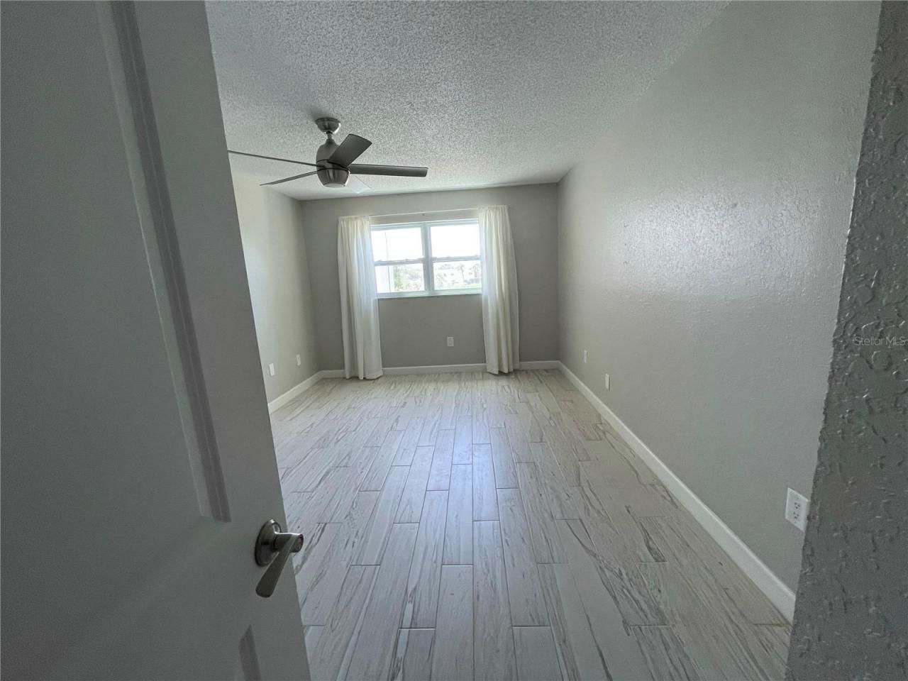 1860 Massachusetts Avenue Ne, Unit 214, Saint Petersburg, FL 33703 Photo