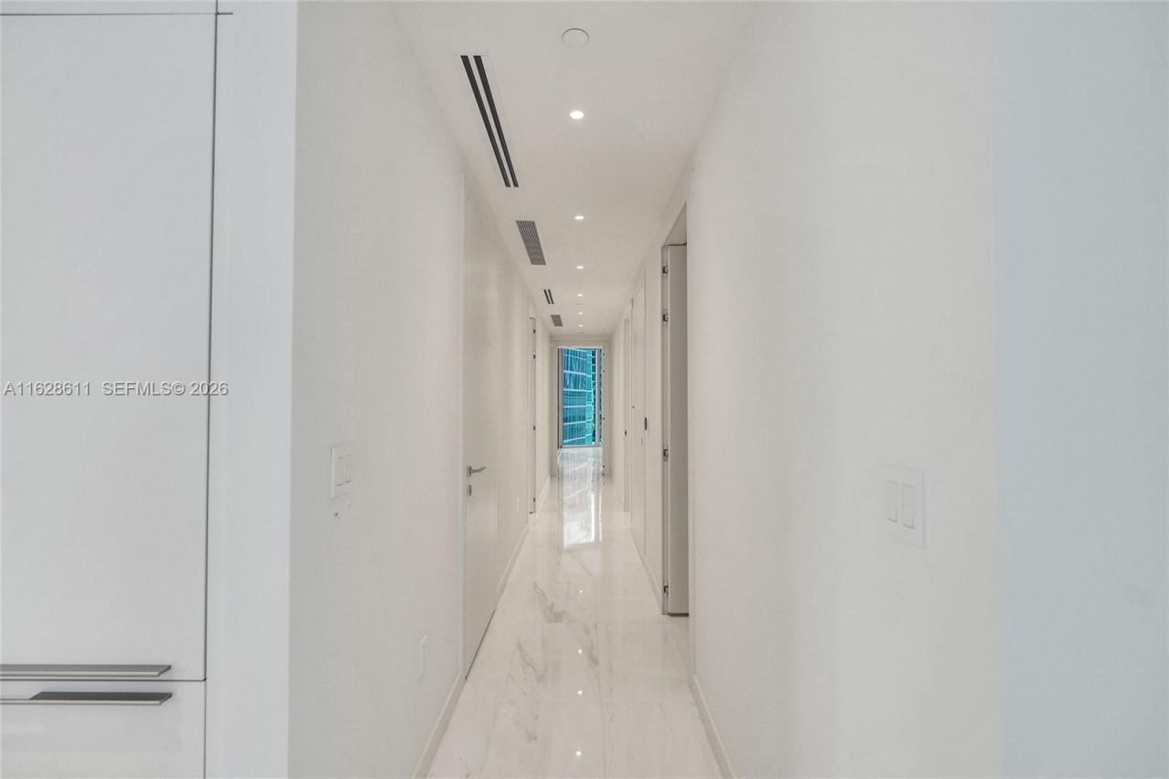 300 Biscayne Blvd Way, Unit 1607, Miami, FL 33131 Photo