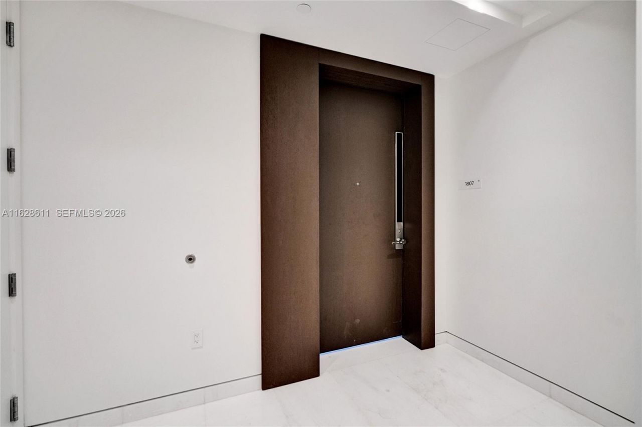 300 Biscayne Blvd Way, Unit 1607, Miami, FL 33131 Photo