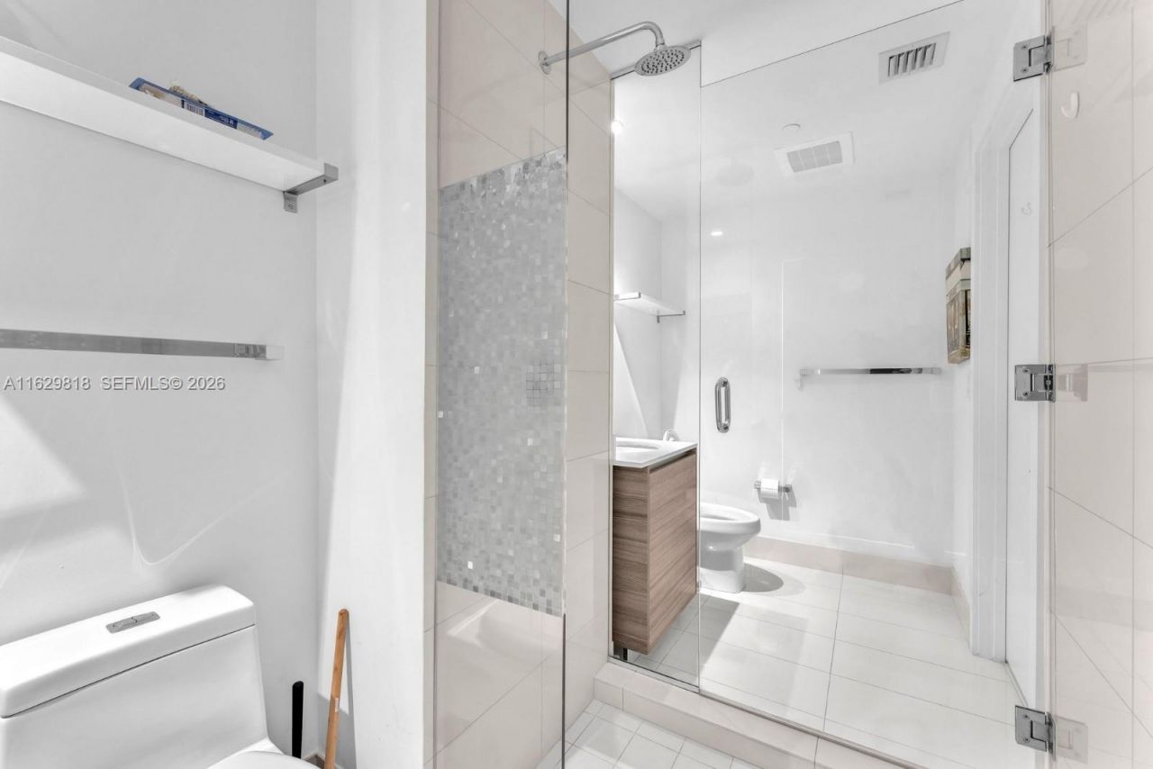 121 NE 34th St, Unit 905, Miami, FL 33137 Photo