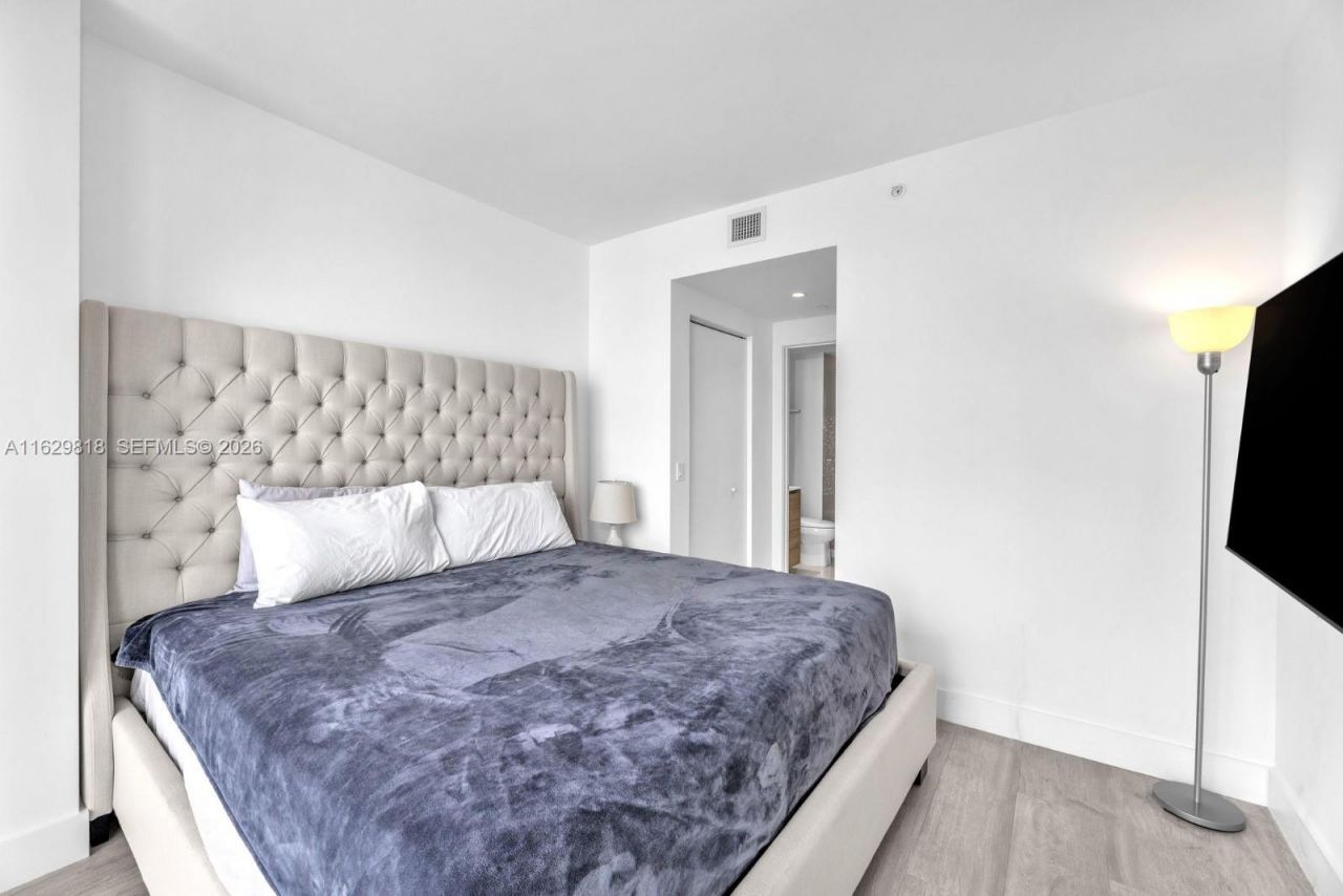 121 NE 34th St, Unit 905, Miami, FL 33137 Photo