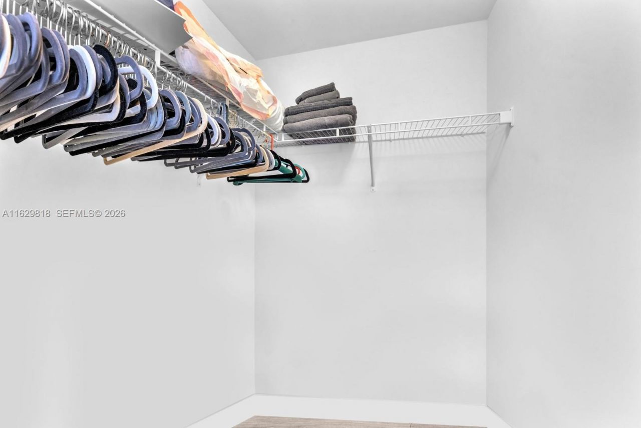 121 NE 34th St, Unit 905, Miami, FL 33137 Photo