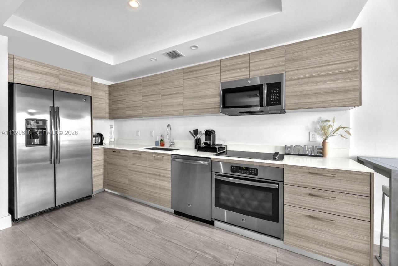 121 NE 34th St, Unit 905, Miami, FL 33137 Photo