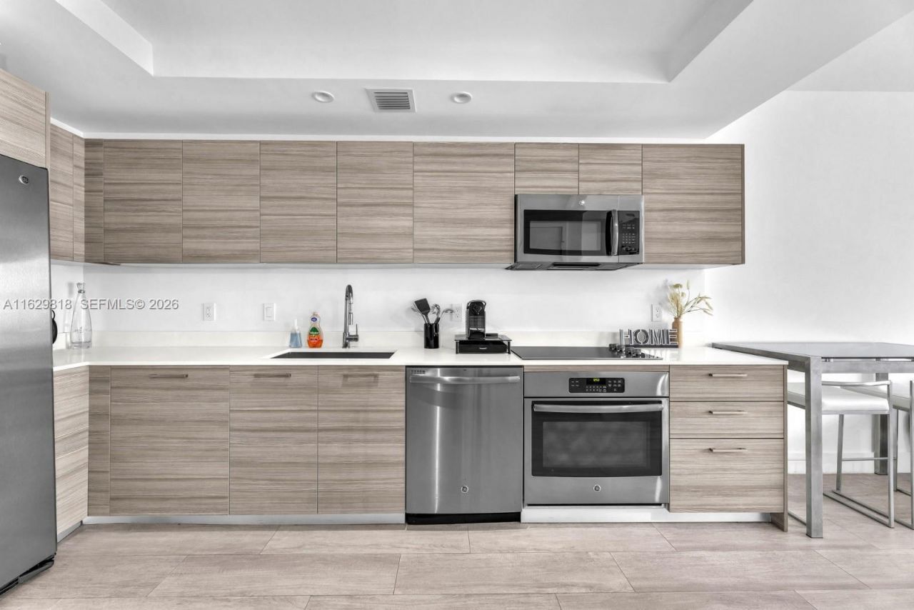 121 NE 34th St, Unit 905, Miami, FL 33137 Photo