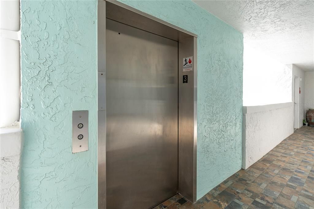 403 Gulf Way, Unit 302, Saint Pete Beach, FL 33706 Photo