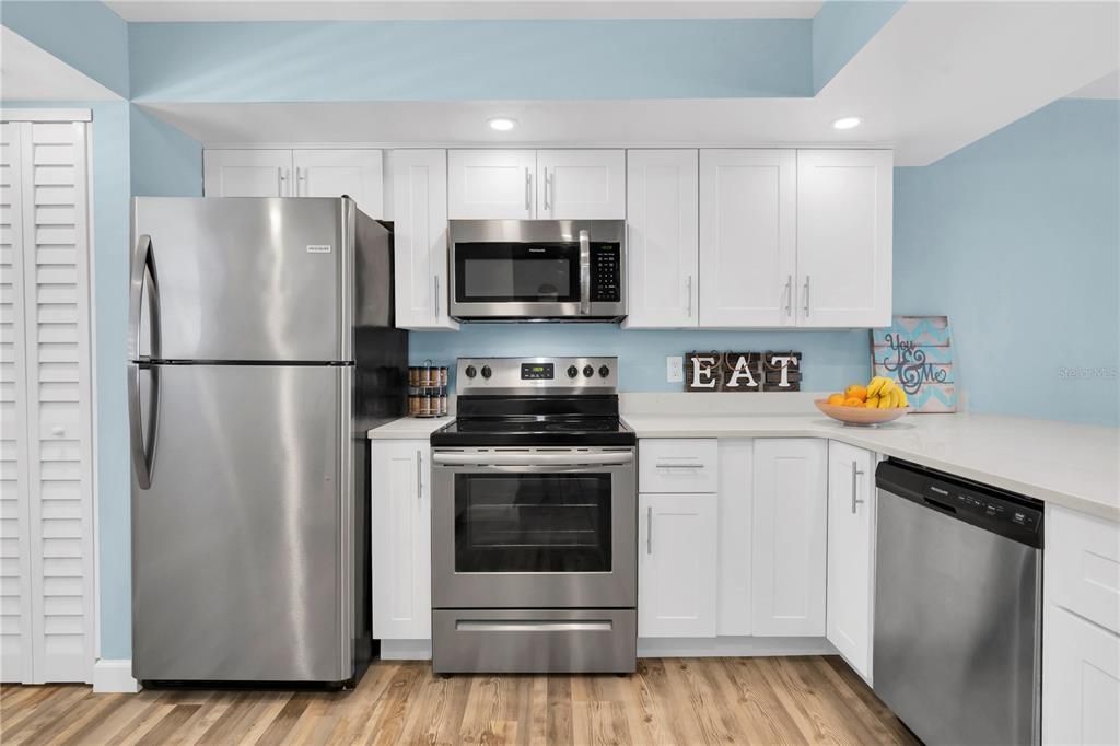 403 Gulf Way, Unit 302, Saint Pete Beach, FL 33706 Photo