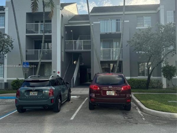 720 SW 111th Ave, Unit 307, Pembroke Pines, FL 33025