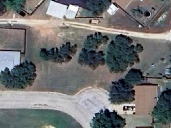 1506 Thomas Lane, Graham, TX 76450