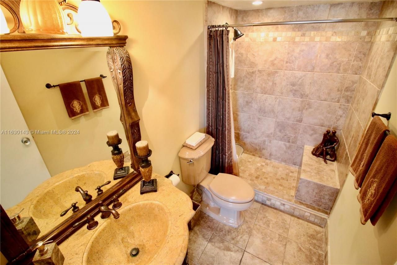 900 Bay Dr, Unit 319, Miami Beach, FL 33141 Photo