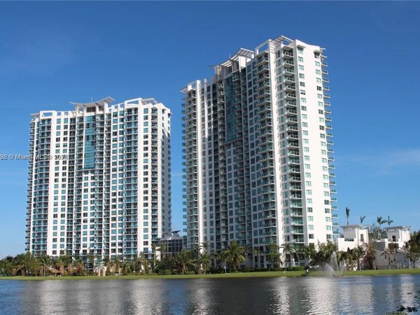 2641 N Flamingo Rd, Unit 2007N, Sunrise, FL 33323