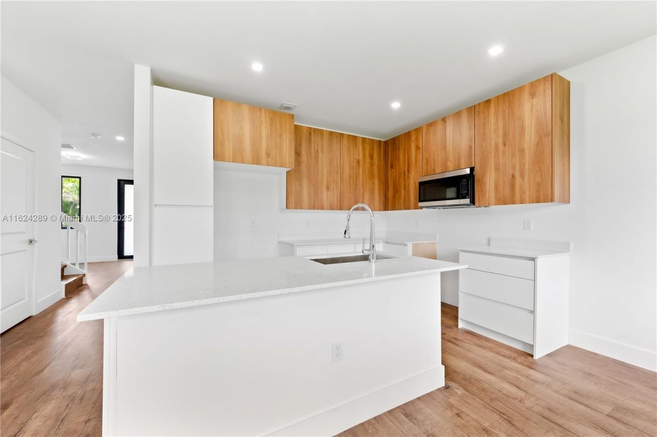 848 SW 1st St, Florida City, FL 33034 Photo
