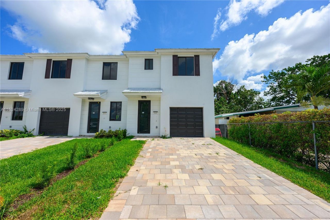 848 SW 1st St, Florida City, FL 33034 Photo
