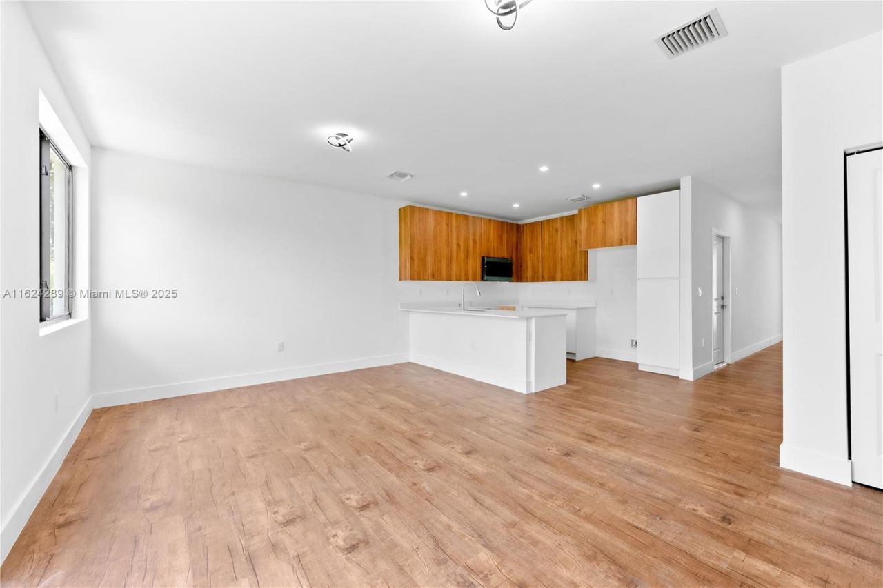 848 SW 1st St, Florida City, FL 33034 Photo