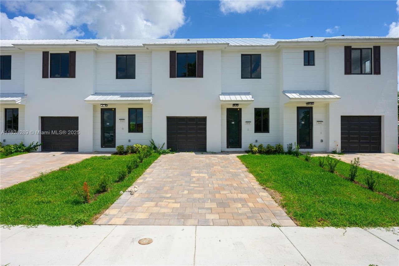 848 SW 1st St, Florida City, FL 33034 Photo