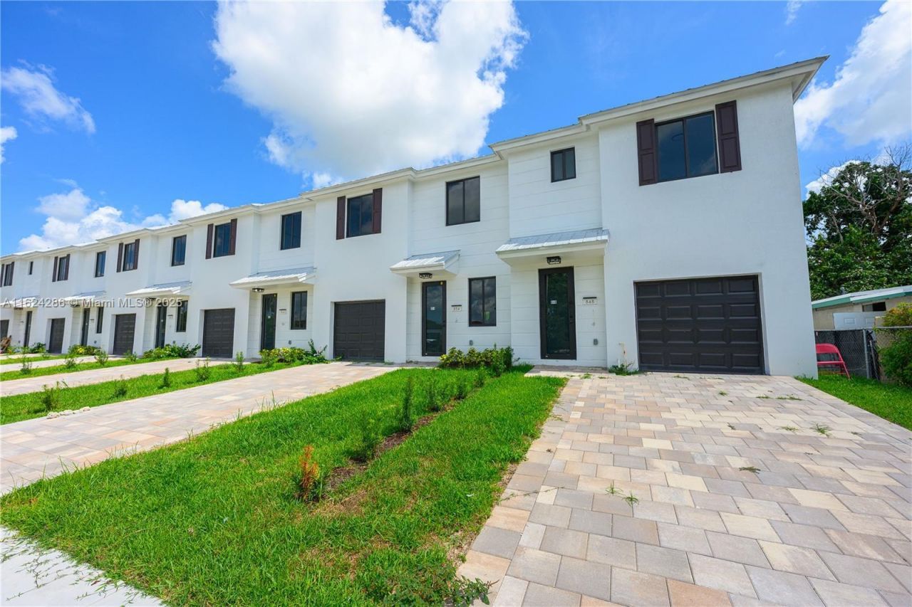 854 SW 1st St, Florida City, FL 33034 Photo