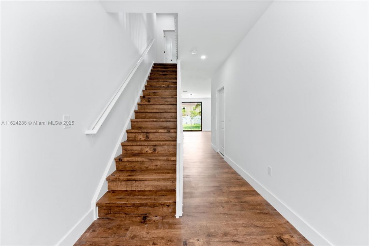 854 SW 1st St, Florida City, FL 33034 Photo