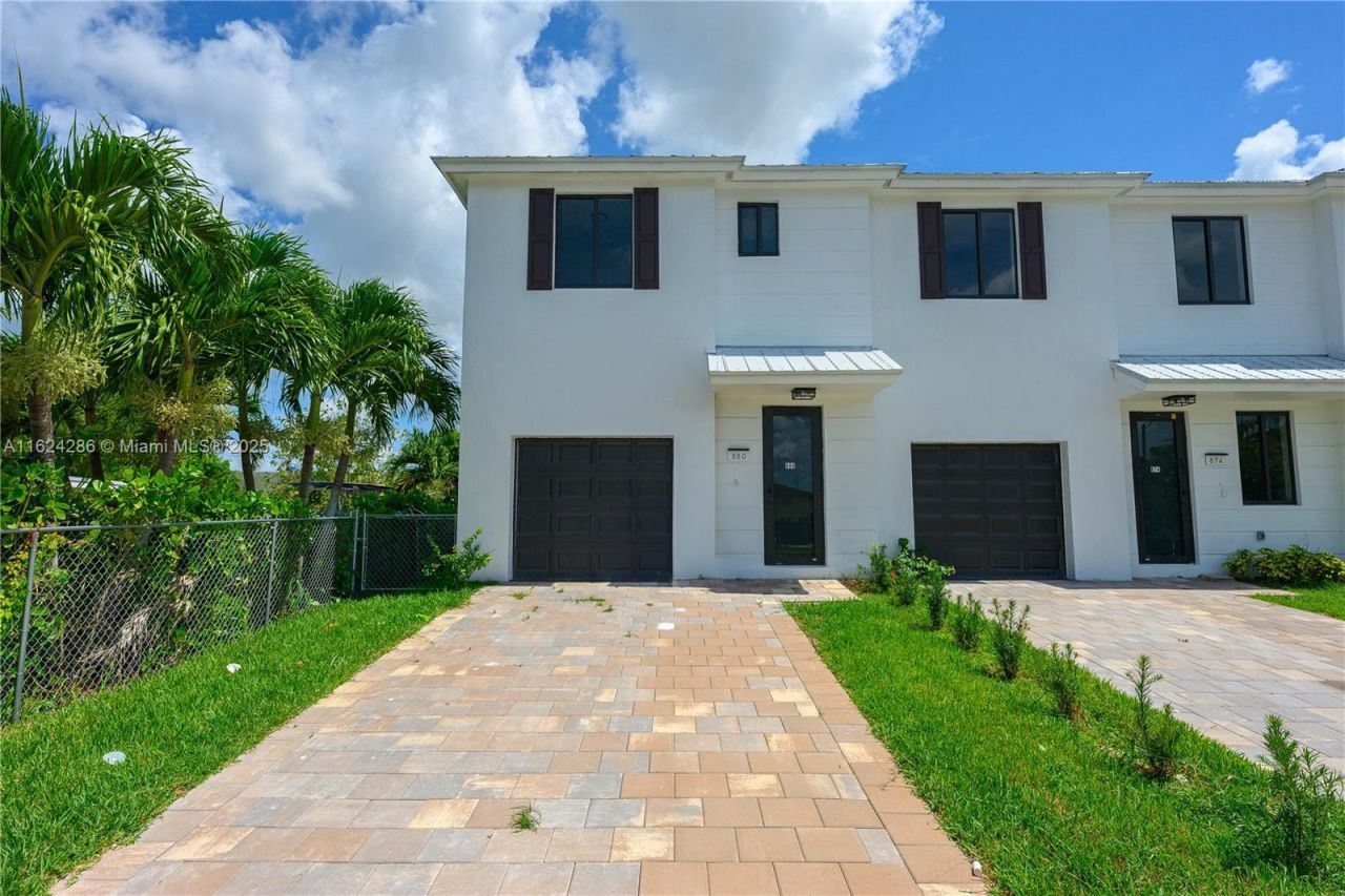 854 SW 1st St, Florida City, FL 33034 Photo