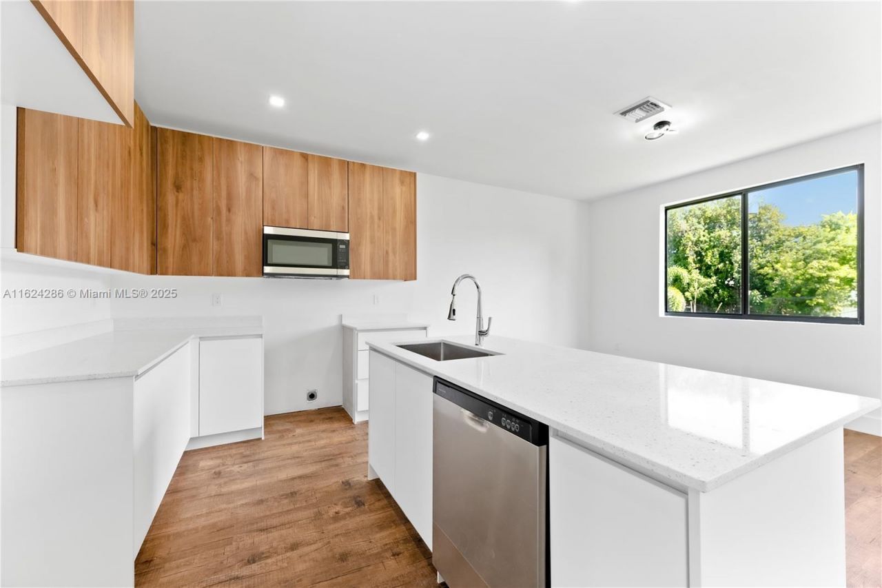 854 SW 1st St, Florida City, FL 33034 Photo