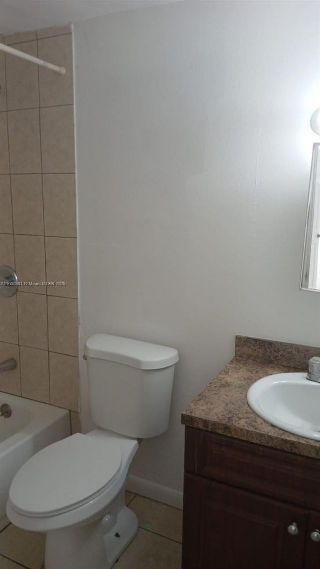 3610 NW 21st St, Unit 313, Lauderdale Lakes, FL 33311 Photo
