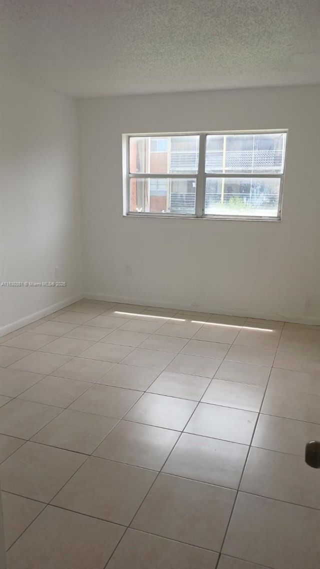 3610 NW 21st St, Unit 313, Lauderdale Lakes, FL 33311 Photo