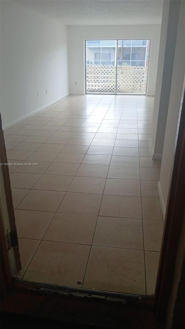 3610 NW 21st St, Unit 313, Lauderdale Lakes, FL 33311 Photo