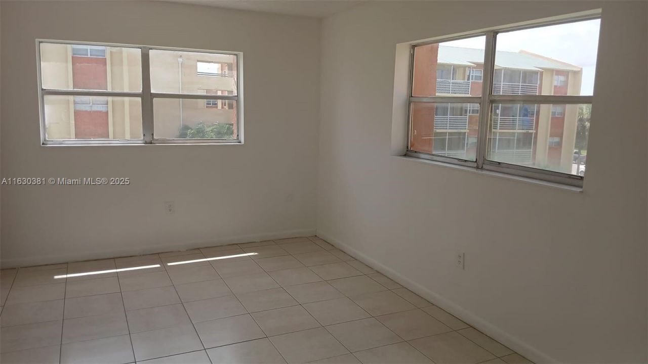 3610 NW 21st St, Unit 313, Lauderdale Lakes, FL 33311 Photo