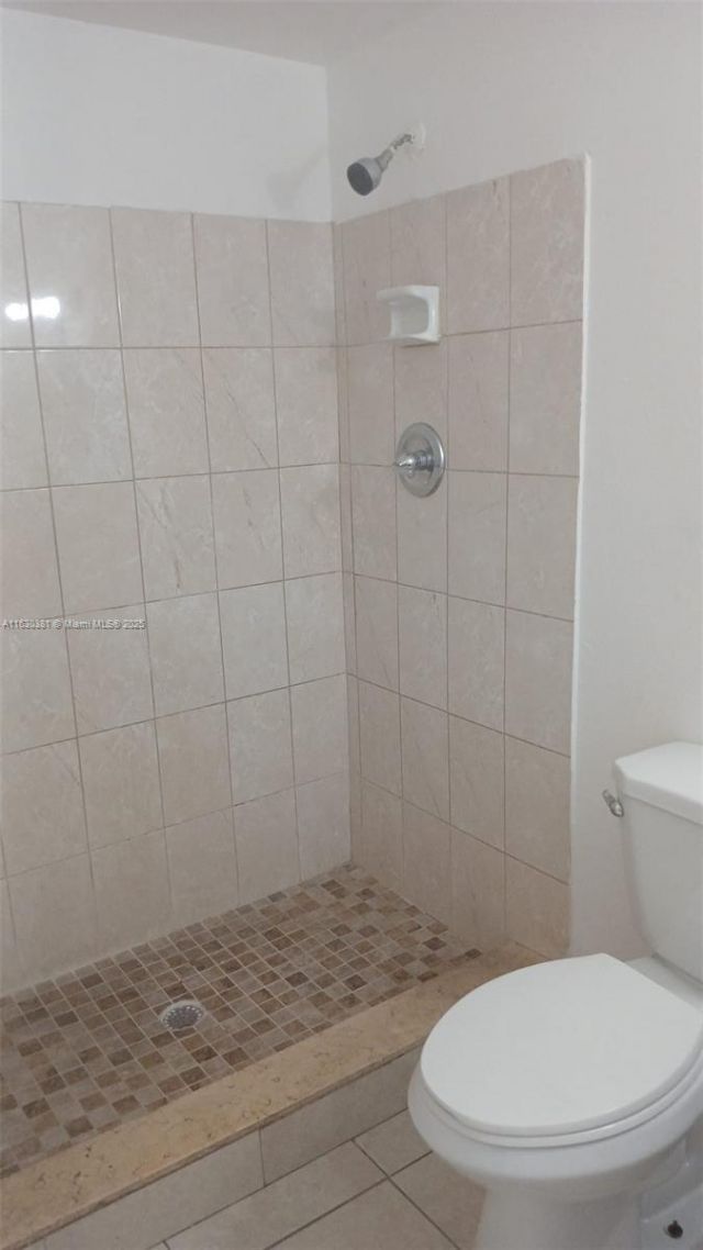 3610 NW 21st St, Unit 313, Lauderdale Lakes, FL 33311 Photo