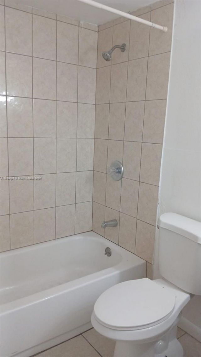 3610 NW 21st St, Unit 313, Lauderdale Lakes, FL 33311 Photo