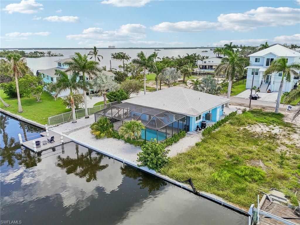 267 Flamingo St, Fort Myers Beach, FL 33931 Photo