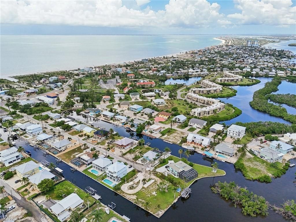 267 Flamingo St, Fort Myers Beach, FL 33931 Photo