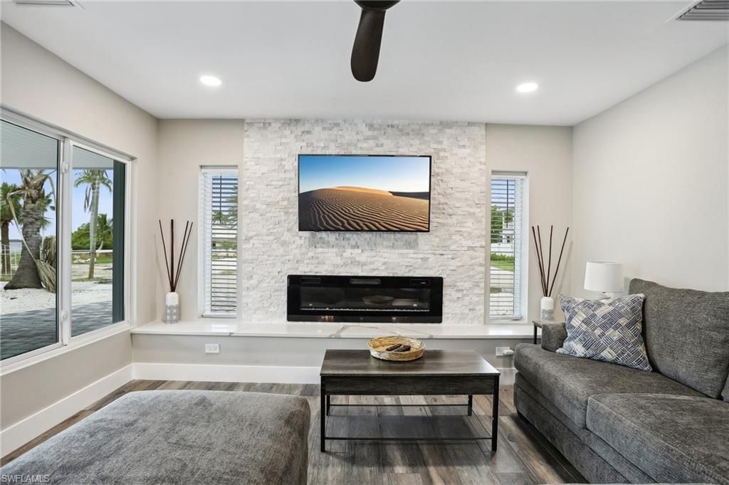 267 Flamingo St, Fort Myers Beach, FL 33931 Photo