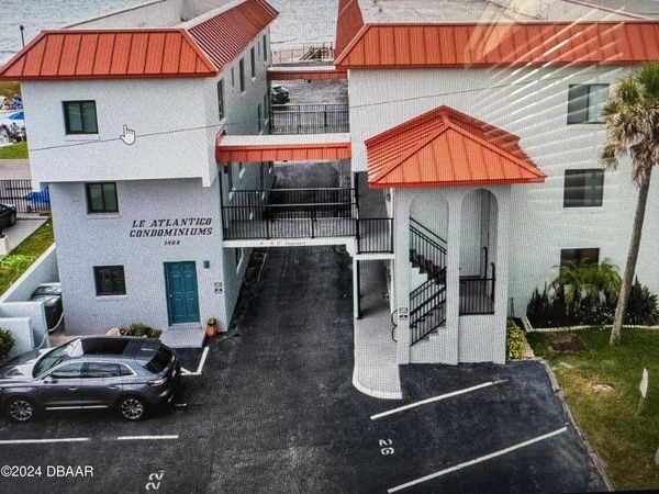 1404 N Atlantic Avenue, Unit 30, Daytona Beach, FL 32118