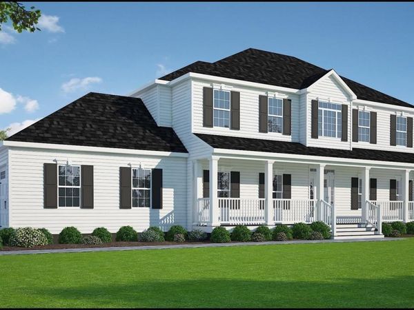 12 Wakefield Road, Hampton Bays, NY 11946
