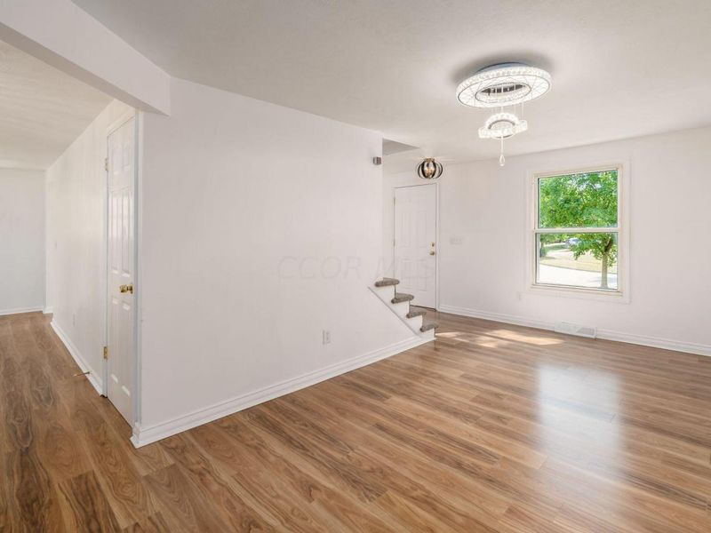1288 Oakfield Drive N, Columbus, OH 43229 Photo 5