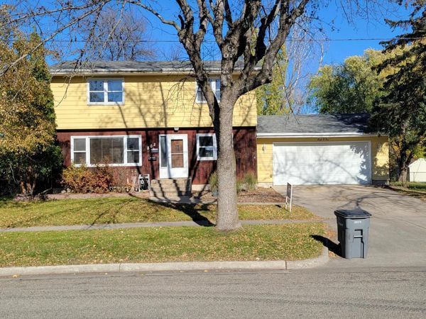 802 11TH Avenue N, Moorhead, MN 56560