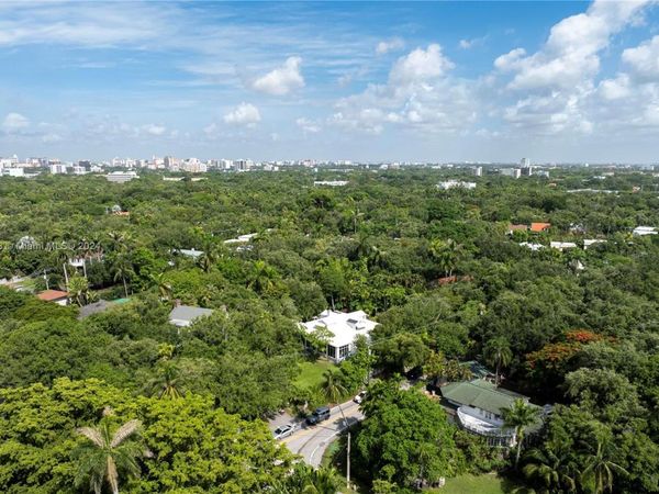 1701 S Bayshore Dr, Miami, FL 33133