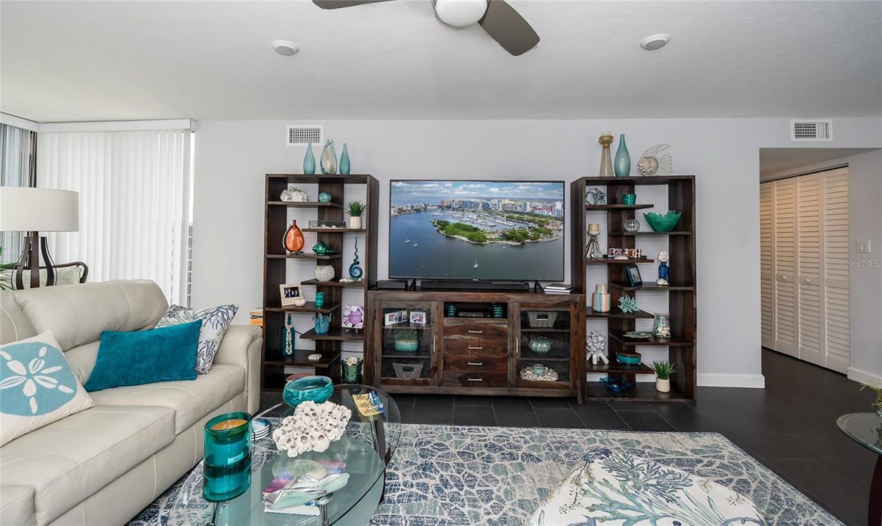 707 S Gulfstream Avenue, Unit 602, Sarasota, FL 34236 Photo