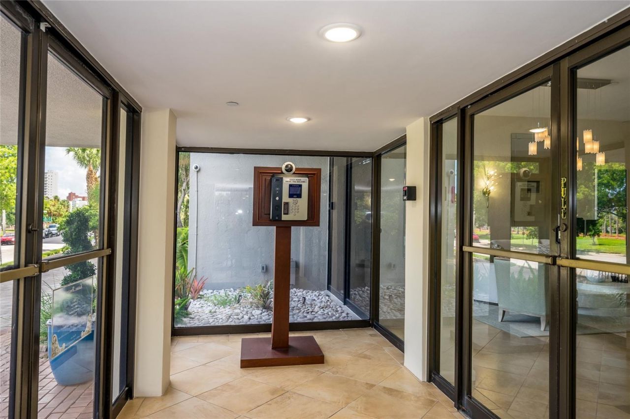 707 S Gulfstream Avenue, Unit 602, Sarasota, FL 34236 Photo