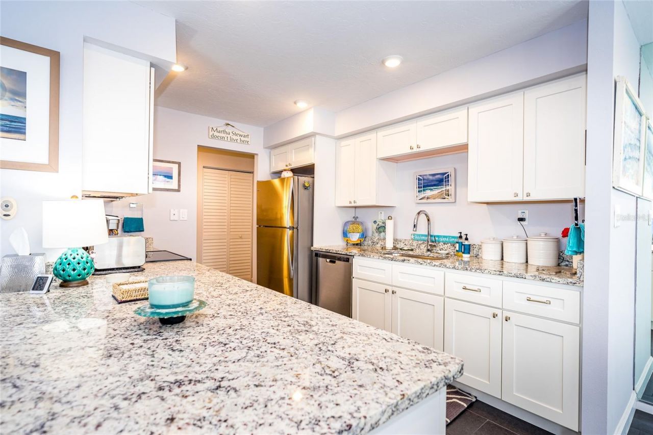 707 S Gulfstream Avenue, Unit 602, Sarasota, FL 34236 Photo