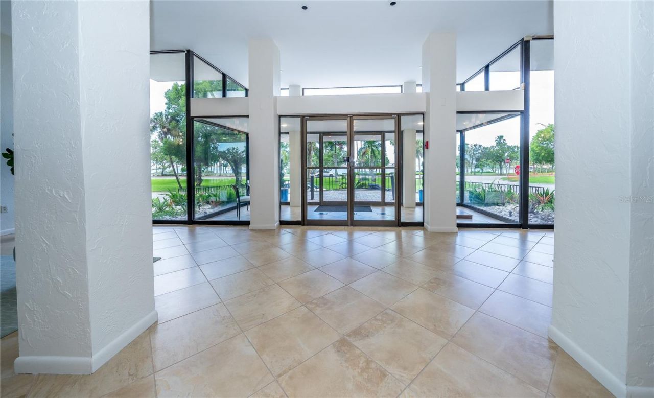 707 S Gulfstream Avenue, Unit 602, Sarasota, FL 34236 Photo