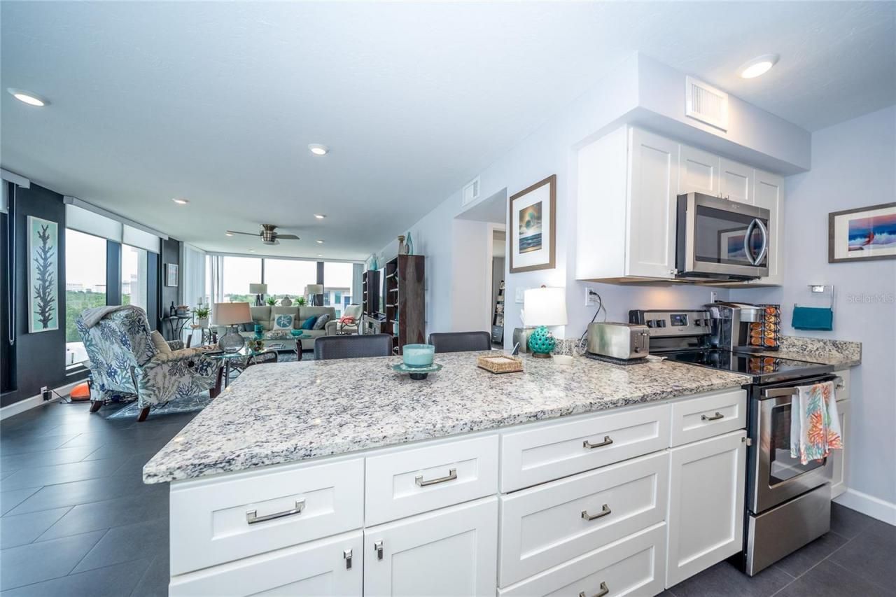 707 S Gulfstream Avenue, Unit 602, Sarasota, FL 34236 Photo