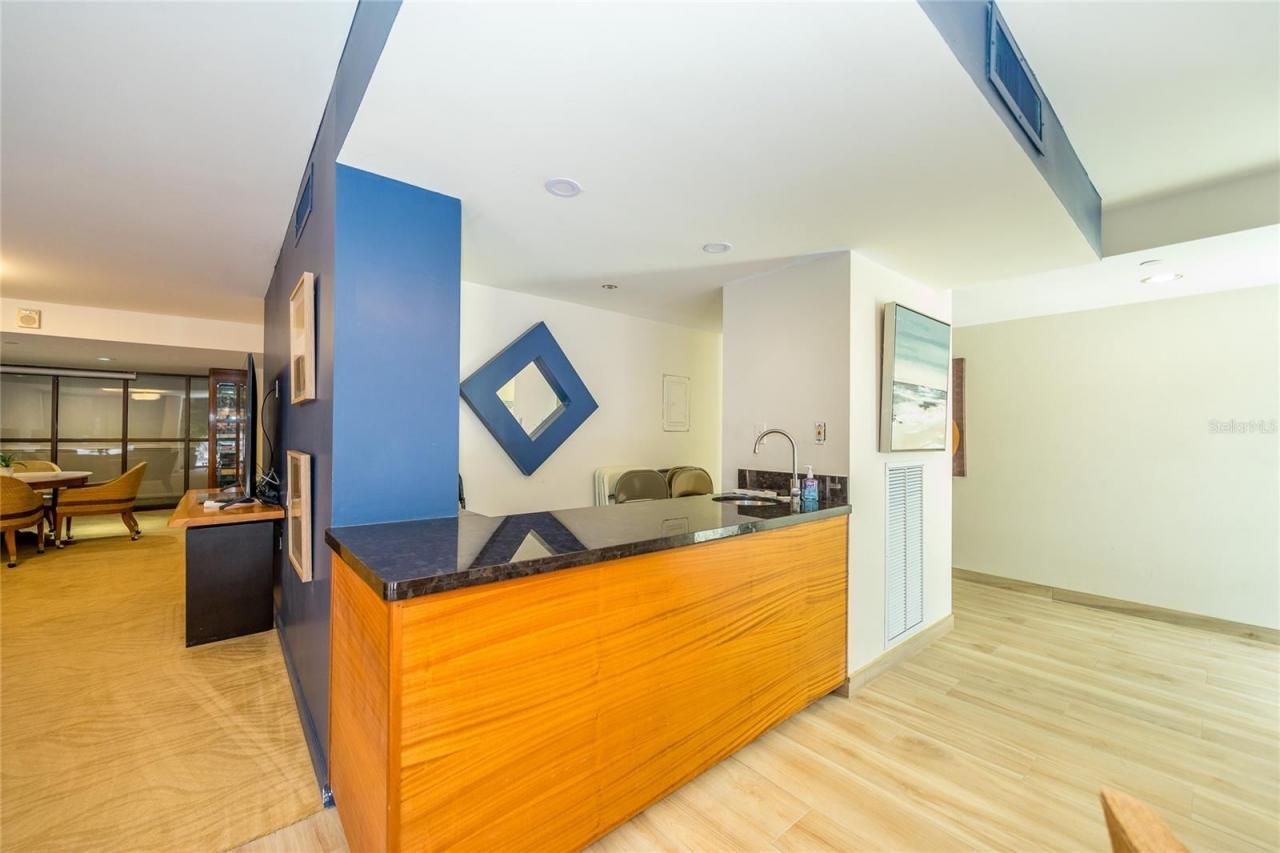 707 S Gulfstream Avenue, Unit 602, Sarasota, FL 34236 Photo