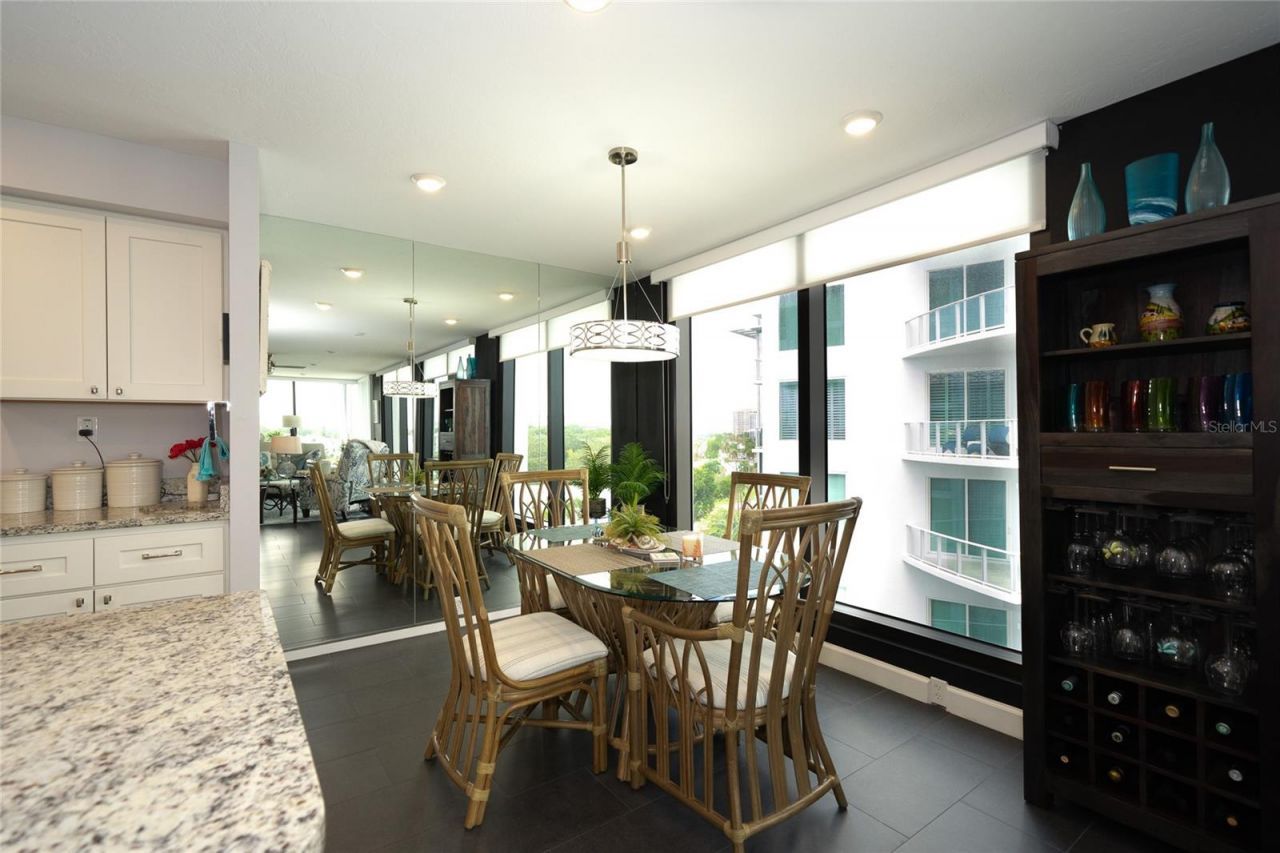 707 S Gulfstream Avenue, Unit 602, Sarasota, FL 34236 Photo