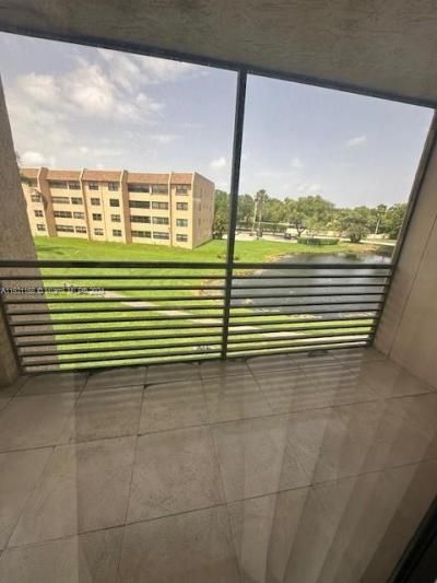 10101 Sunrise Lakes Blvd, Unit 306, Sunrise, FL 33322 Photo
