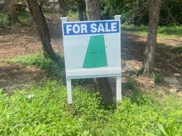 649 South Sappington Boulevard, Oakland, MO 63122