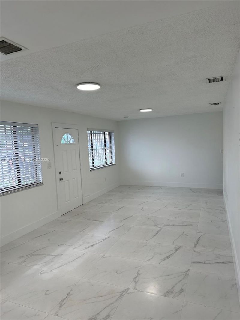 324 E 34th St, Hialeah, FL 33013 Photo